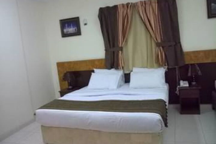 Room 8 of 24