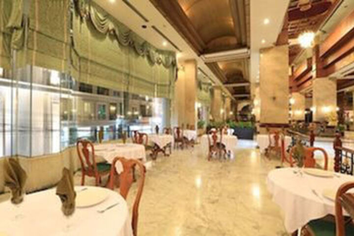 Dining 95 of 103