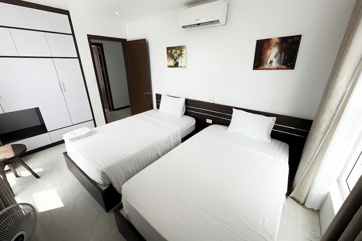 Room 9 of 27