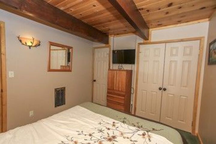 Room 13 of 32