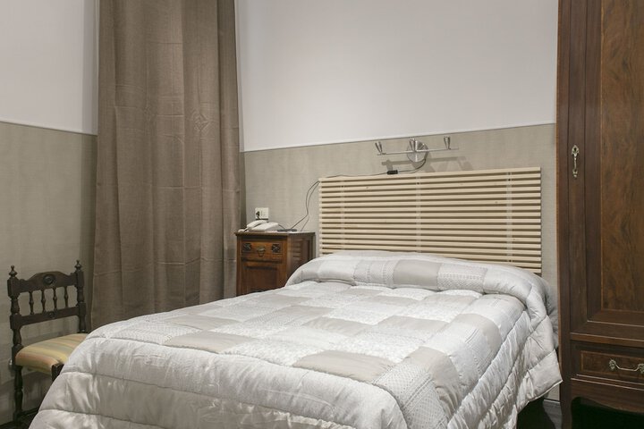 Room 8 of 22