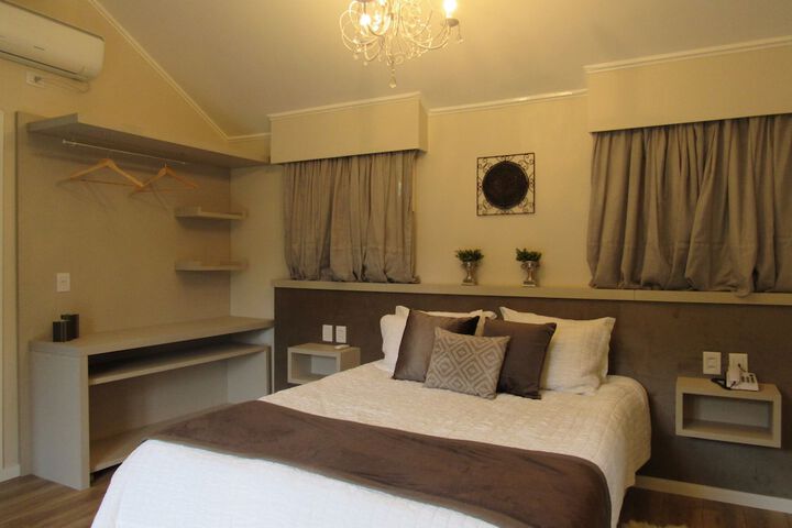 Room 4 of 238