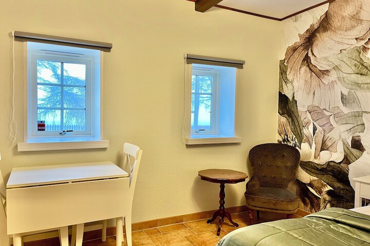 Room 9 of 37