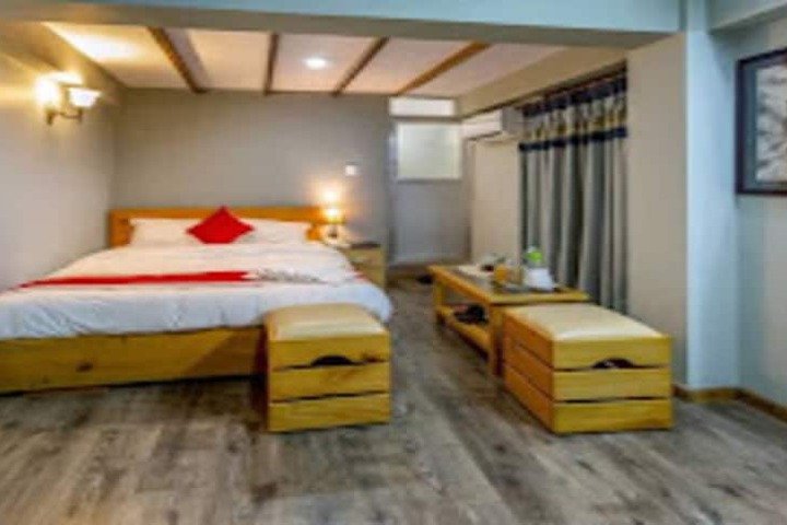 Room 3 of 8