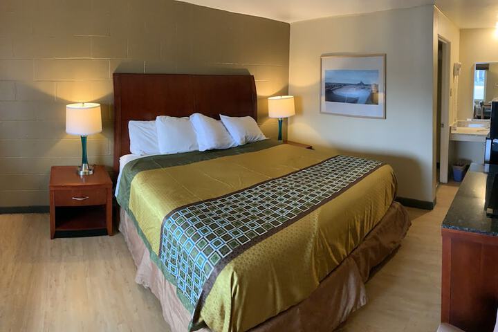 Room 32 of 38
