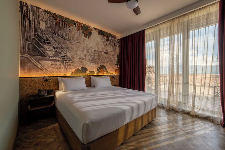 Room 20 of 53