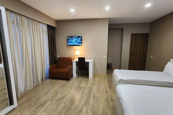 Room 16 of 26