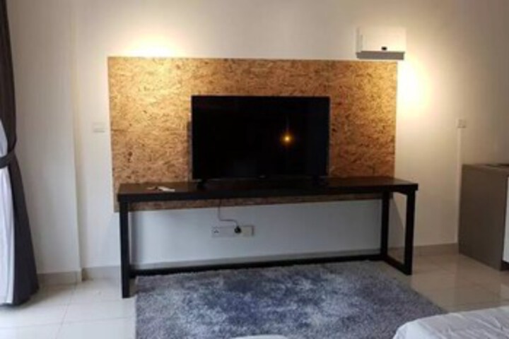 Room 10 of 10