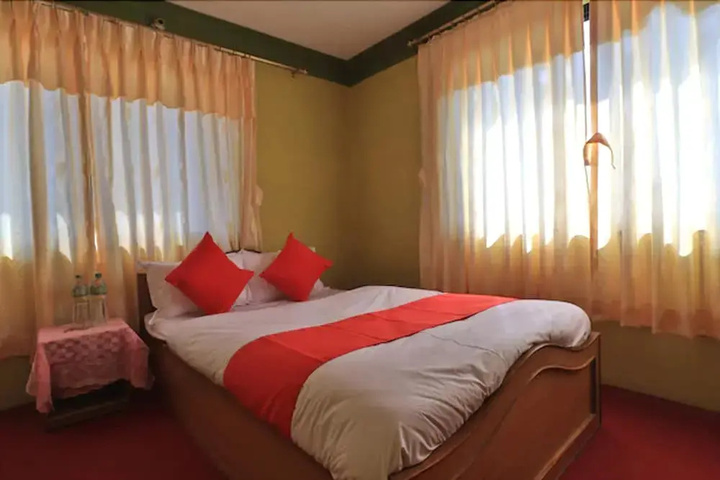 Room 3 of 9