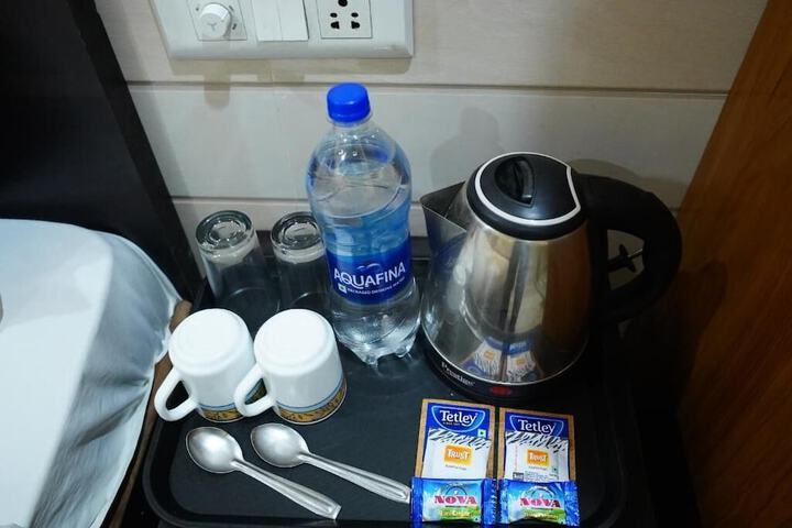 Breakfast/Coffee Service 12 of 17
