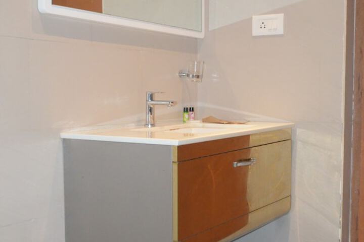 Room 18 of 31