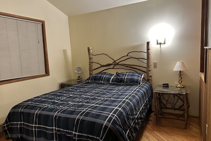 Room 2 of 83