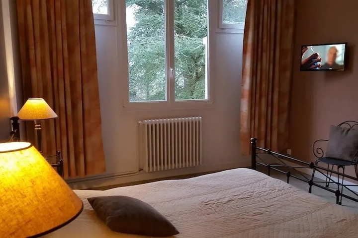 Room 4 of 13