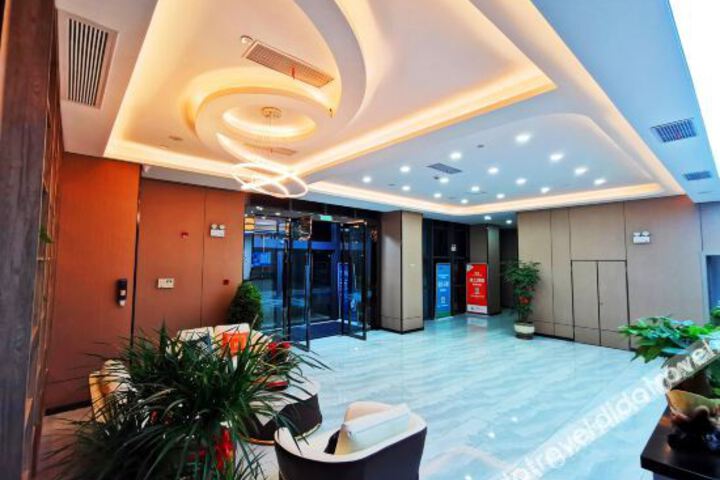 Hotel Interior 17 of 24