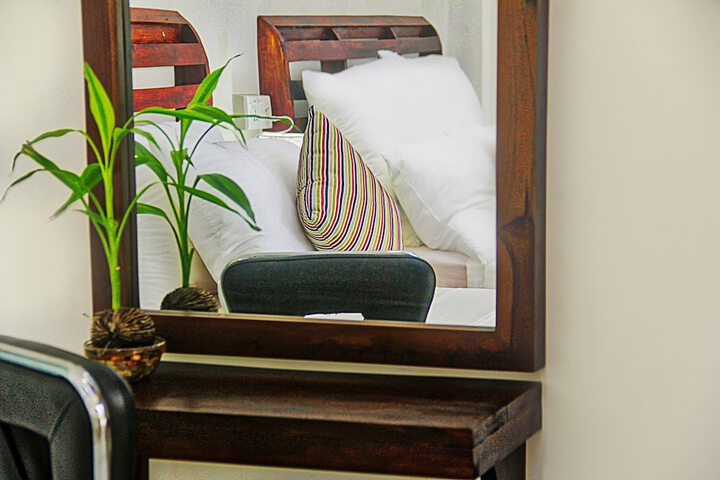 Room 17 of 27