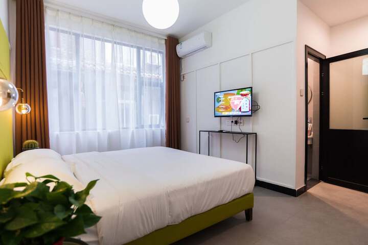 Room 30 of 41