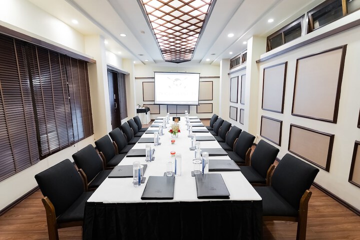 Business Center 26 of 29