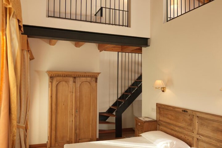 Room 20 of 53