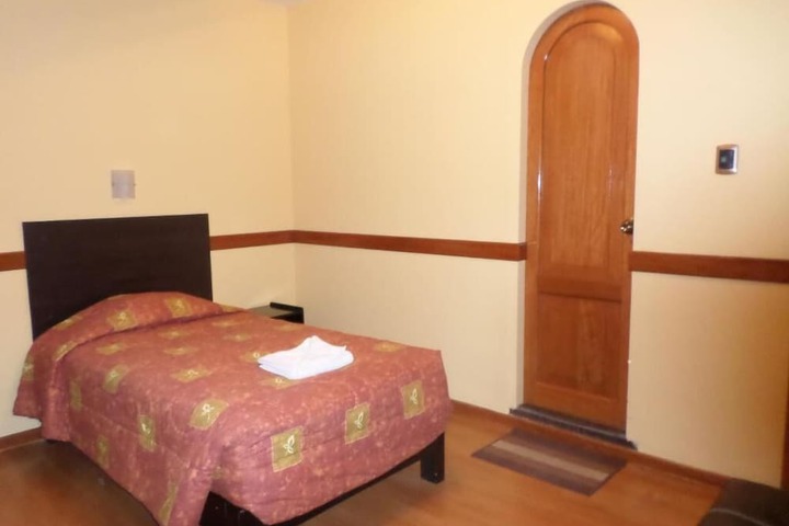 Room 14 of 65