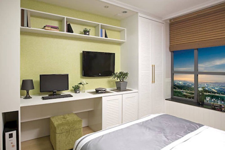 Room 13 of 28