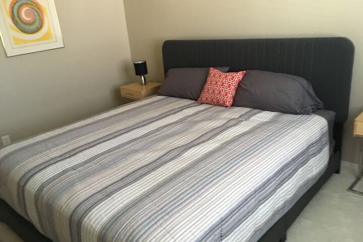 Room 6 of 30