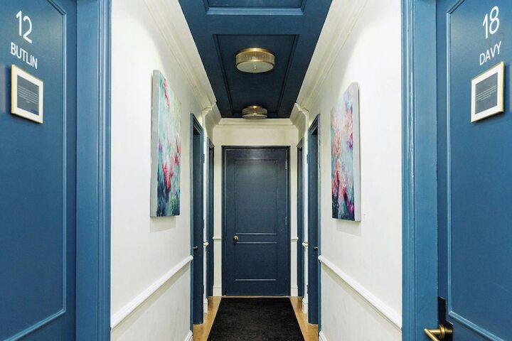 Ballroom/Hall 76 of 81