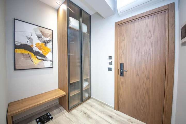 Room 16 of 93