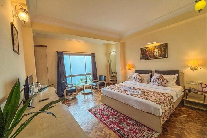 Room 9 of 26