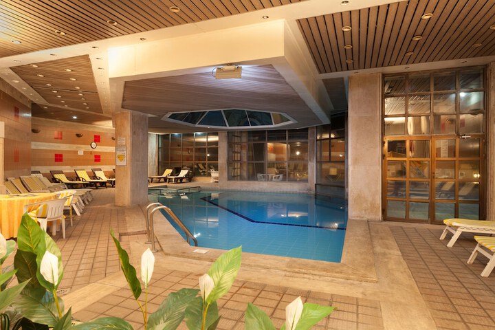 Hotel with Pool
