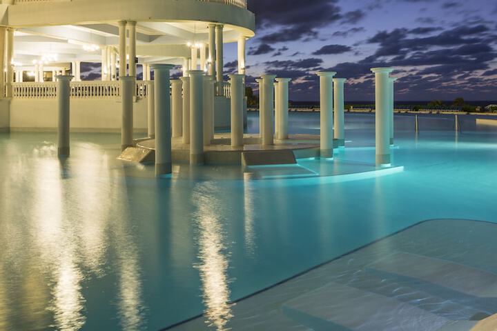 Pool 85 of 223