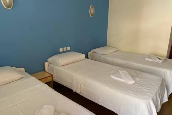Room 6 of 16