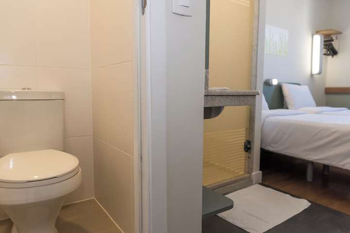 Room 60 of 74