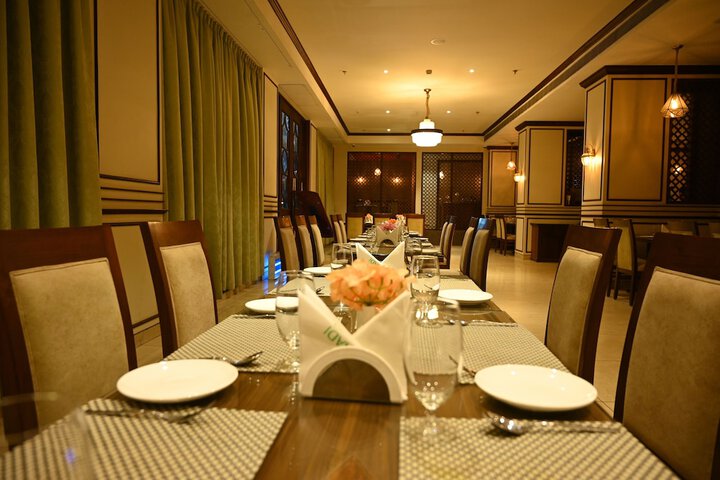 Dining 11 of 25