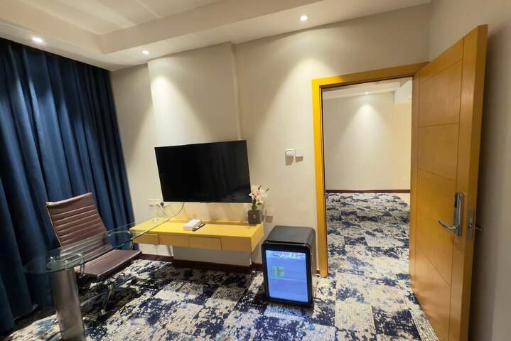 Room 19 of 40