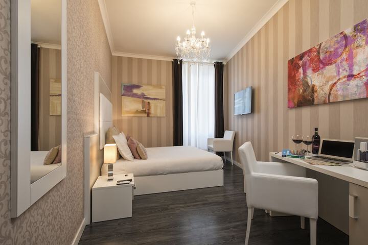Room 4 of 12