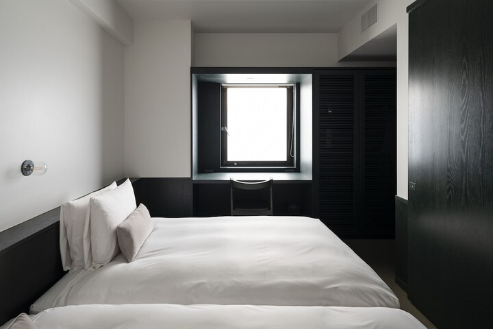 Room 16 of 61