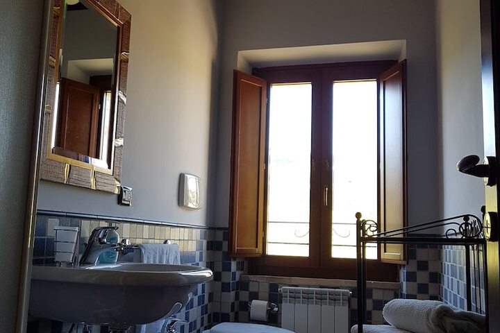 Room 16 of 46