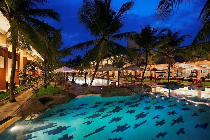 Pools & Facilities