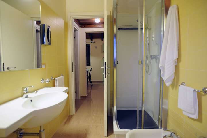 Room 22 of 42
