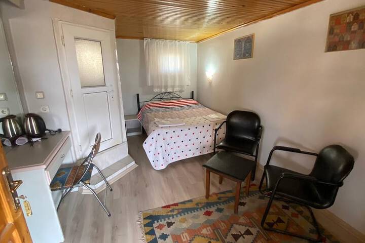 Room 12 of 52