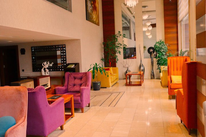 Entrance & Lobby