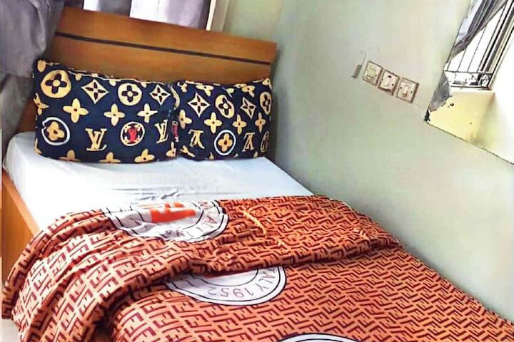 Room 3 of 27