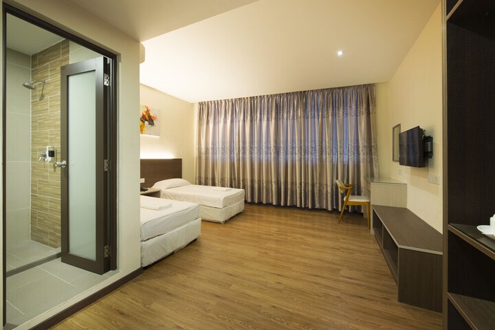 Room 10 of 23