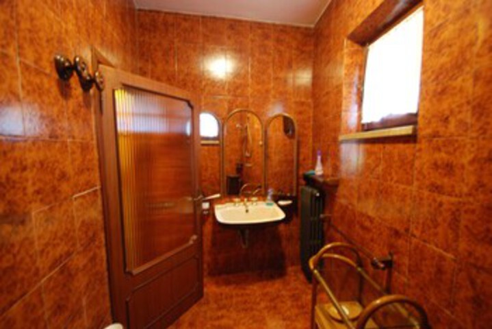 Room 3 of 21