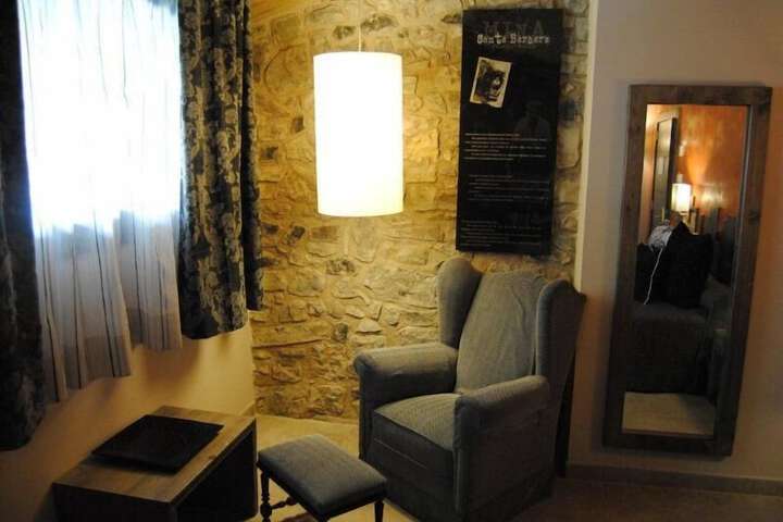 Room 25 of 76