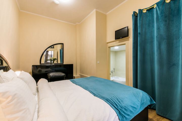 Room 12 of 72