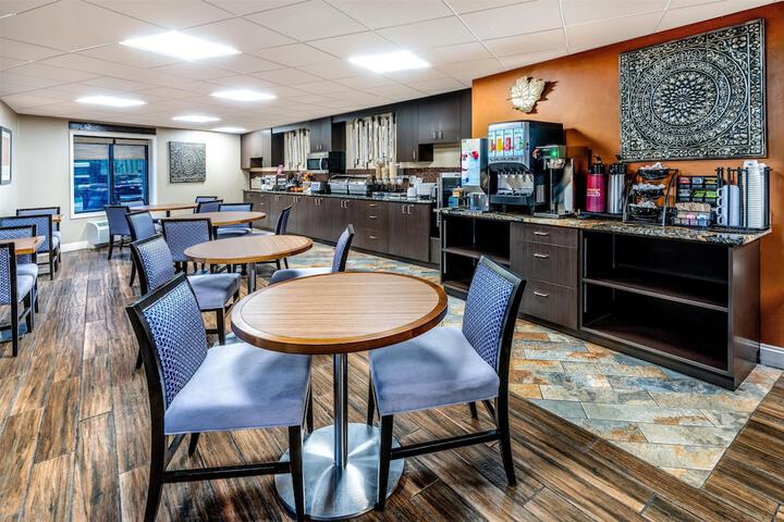 Breakfast/Coffee Service 31 of 35