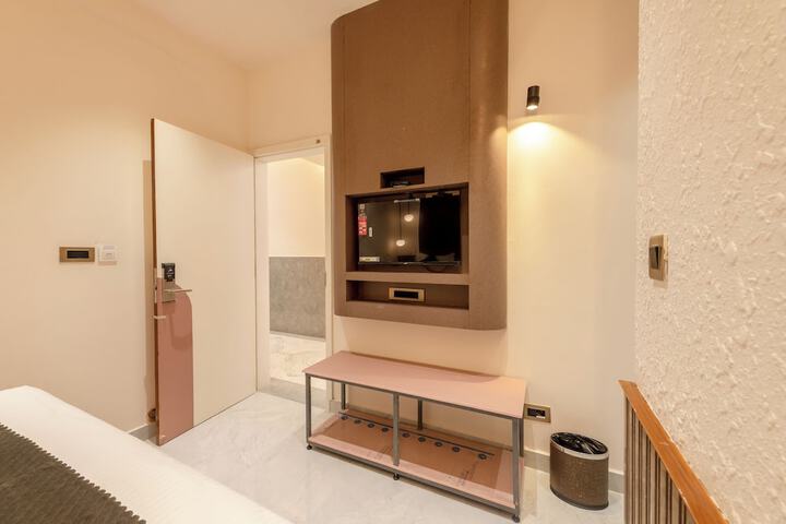 Room 18 of 53