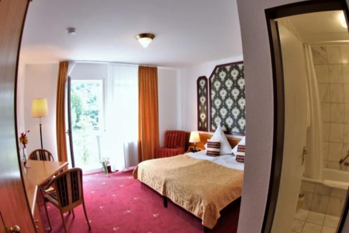 Room 16 of 45