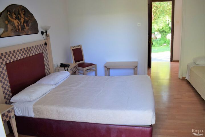 Room 5 of 44